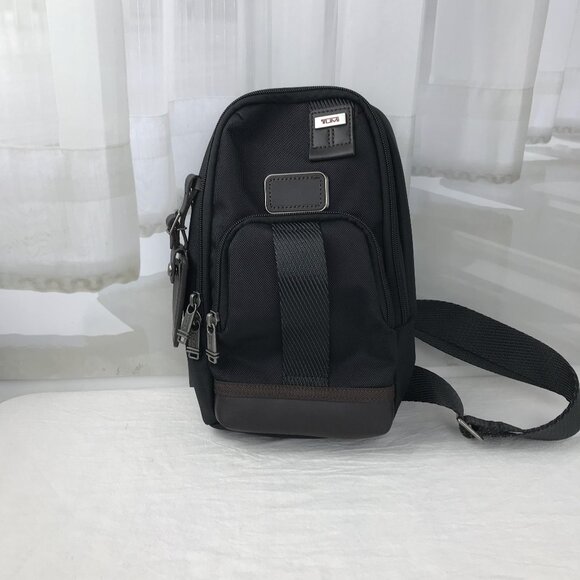 NWT TUMI SLING BAG In black - Picture 1 of 11